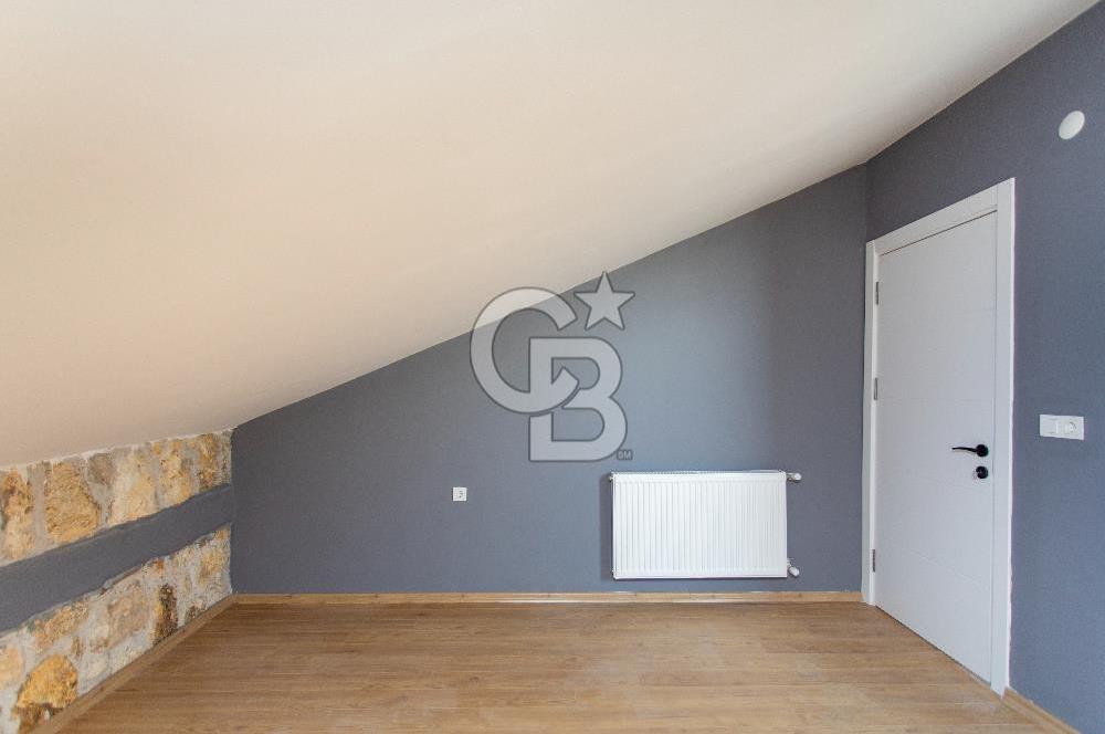Foça Bağarası Villalar Bölgesinde Kiralık Müstakil 5+2 Taş Villa