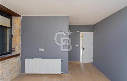 Foça Bağarası Villalar Bölgesinde Kiralık Müstakil 5+2 Taş Villa