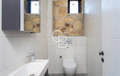 Foça Bağarası Villalar Bölgesinde Kiralık Müstakil 5+2 Taş Villa