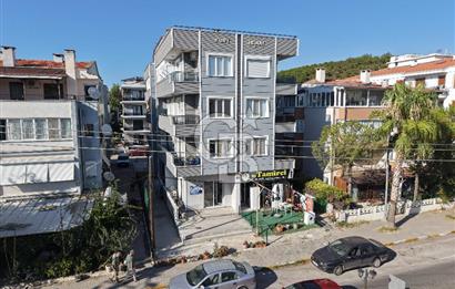 AYVALIK SARIMSAKLININ TAM MERKEZİNDE, HEM EV HEM DÜKKANI 2+1