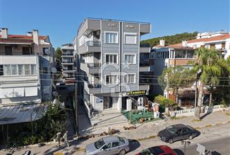 AYVALIK SARIMSAKLININ TAM MERKEZİNDE, HEM EV HEM DÜKKANI 2+1 - 1 - 368227