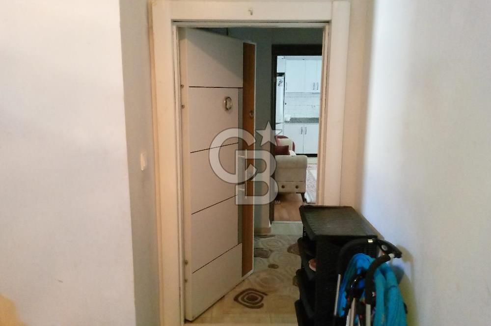 AYVALIK SARIMSAKLININ TAM MERKEZİNDE, HEM EV HEM DÜKKANI 2+1