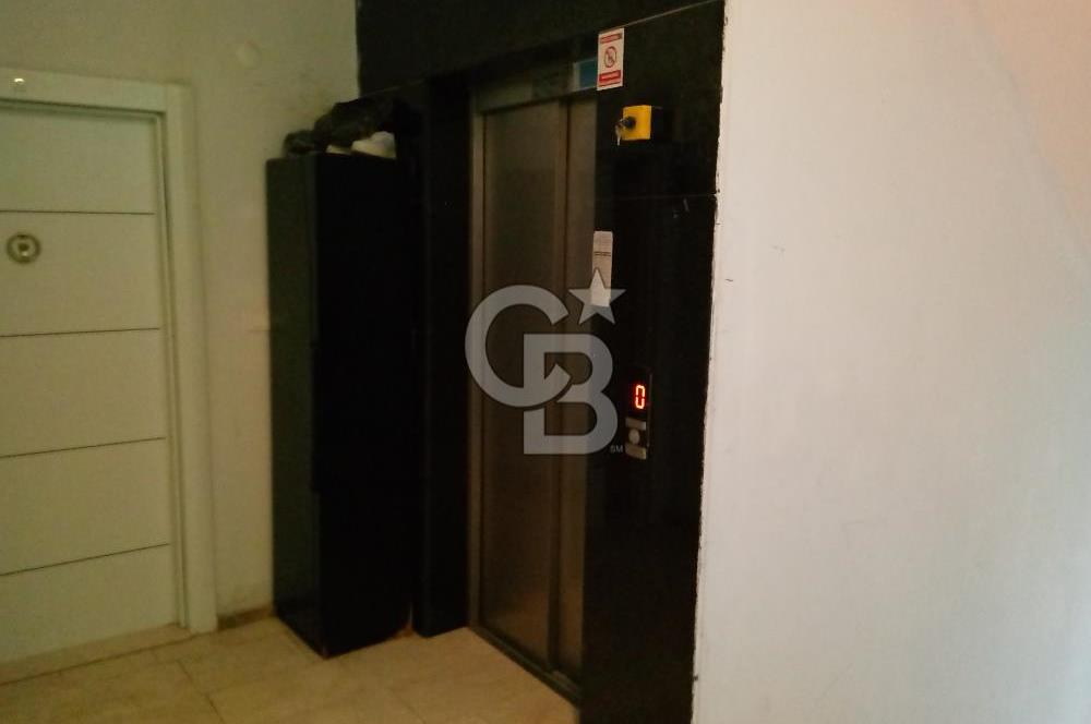 AYVALIK SARIMSAKLININ TAM MERKEZİNDE, HEM EV HEM DÜKKANI 2+1