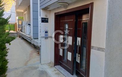 AYVALIK SARIMSAKLININ TAM MERKEZİNDE, HEM EV HEM DÜKKANI 2+1