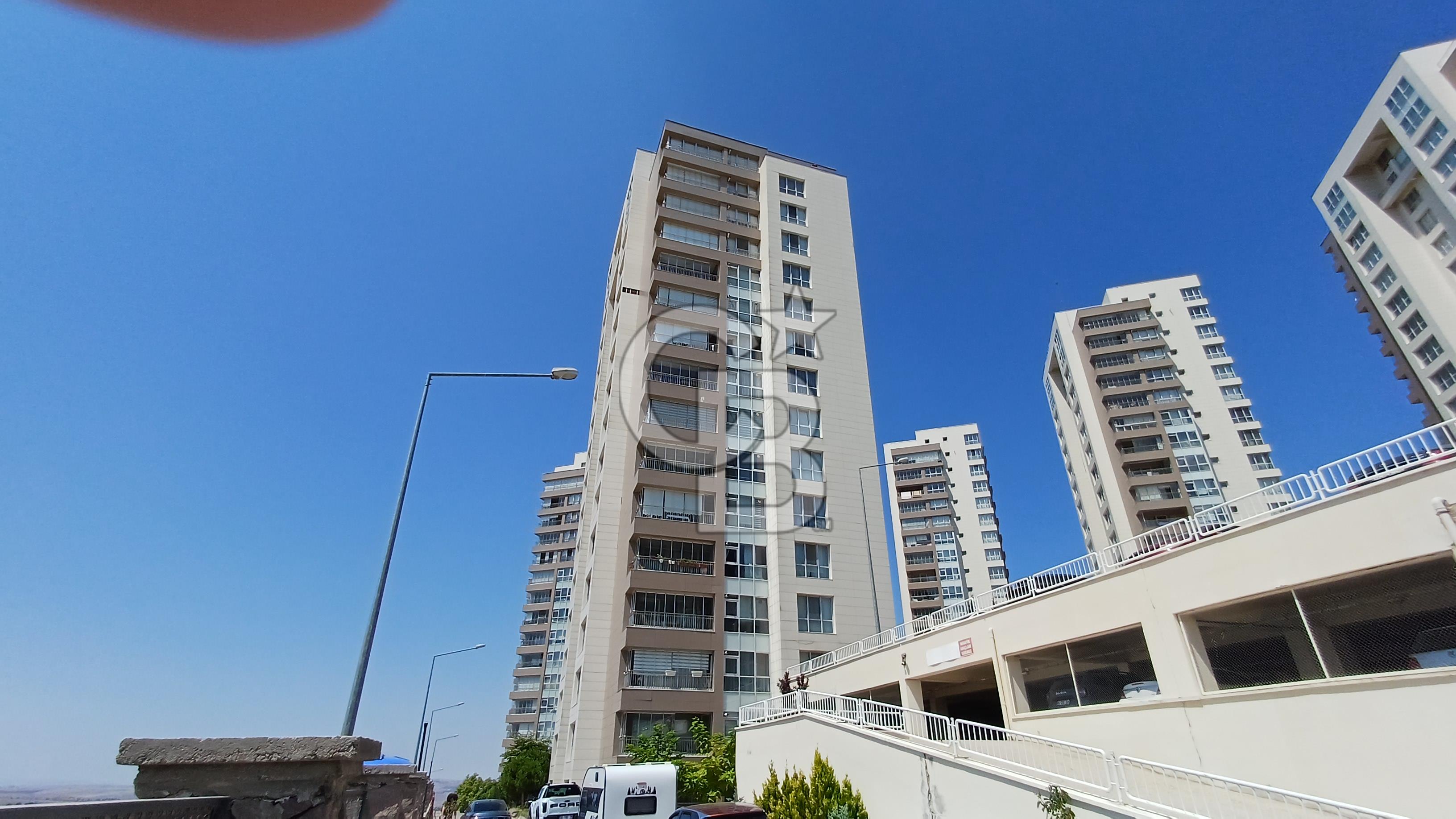 İncek'te Satılık 2+1 Havuzlu Site İçi Lüks Daire