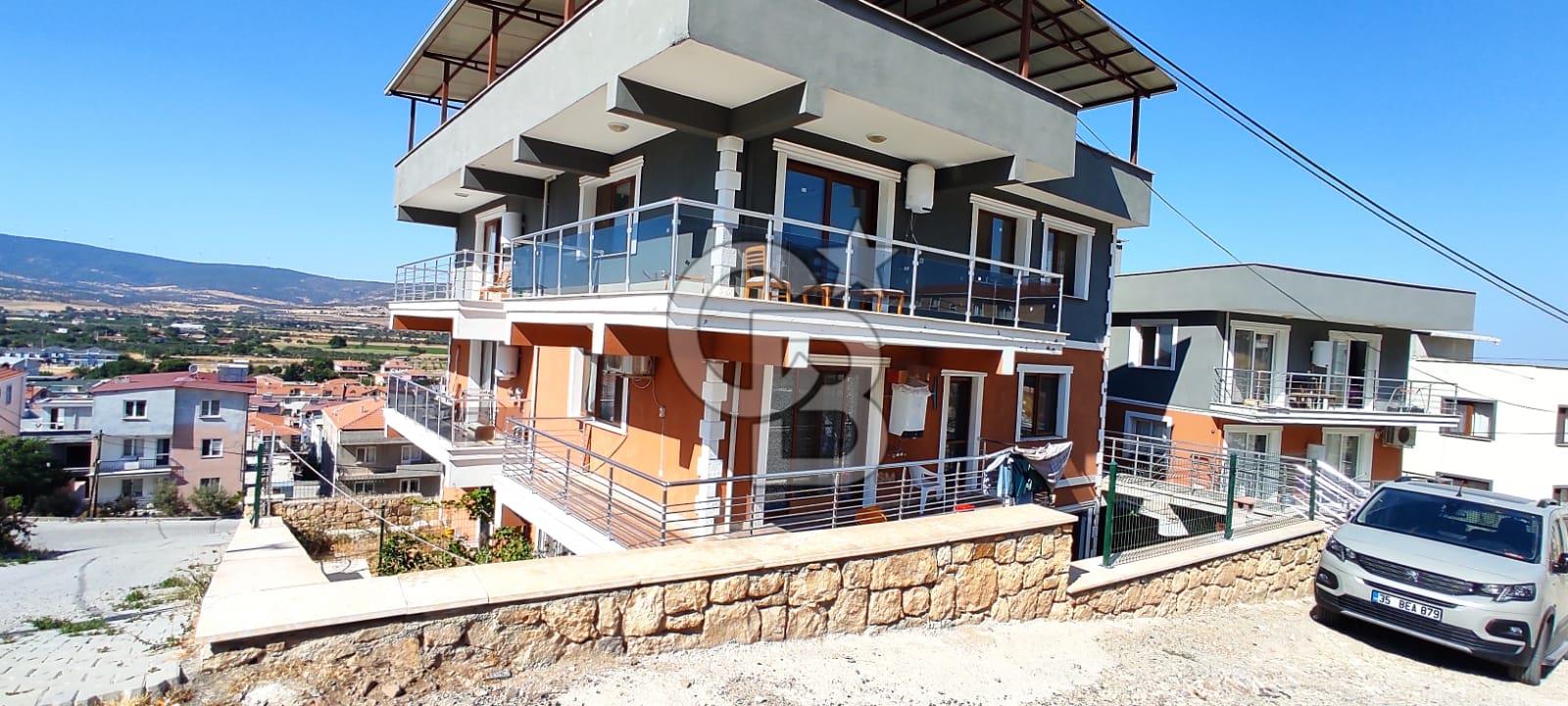 Foça Bağarası Kazım Dirik Mah. 3+1 Eşyalı Kiralık Dubleks Daire