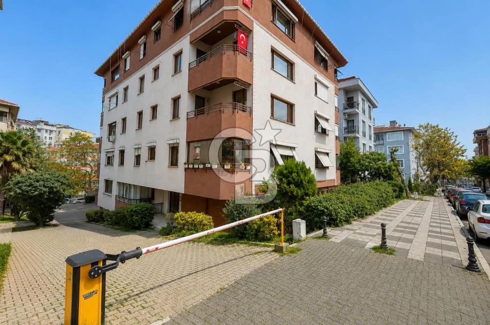 KADIKÖY İKBALİYE'DE ACIBADEM CADDESİ'NE YAKIN 3+1