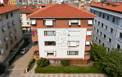 KADIKÖY İKBALİYE'DE ACIBADEM CADDESİ'NE YAKIN 3+1