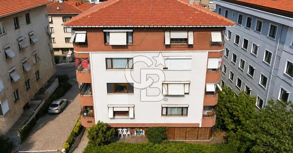 KADIKÖY İKBALİYE'DE ACIBADEM CADDESİ'NE YAKIN 3+1 - 368266