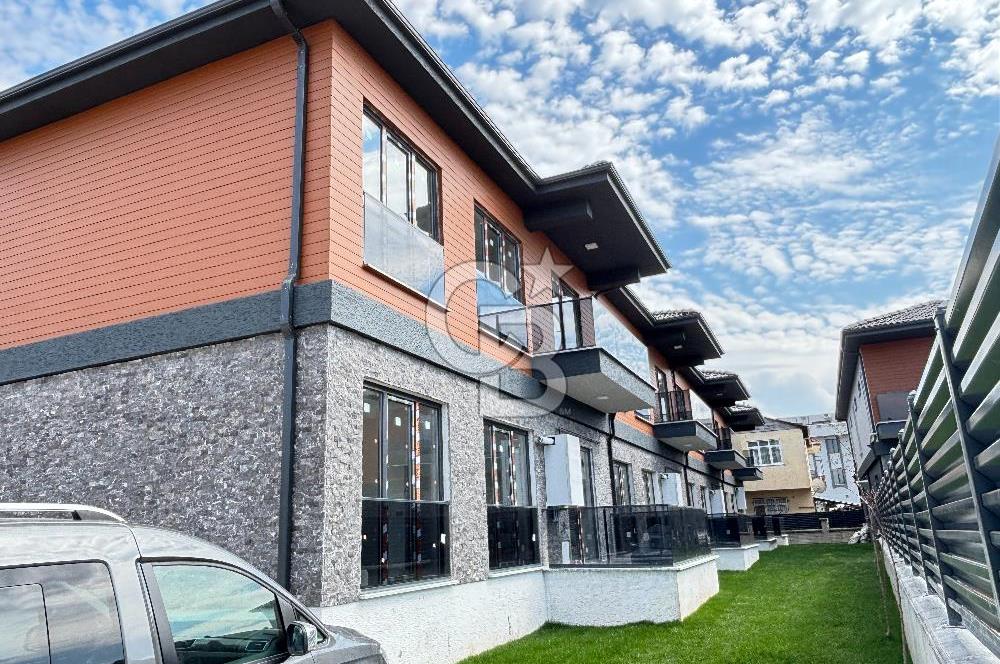 BAŞİSKELE SAHİLDE HARİKA KONUMDA KİRALIK 3+1 LÜKS VİLLA