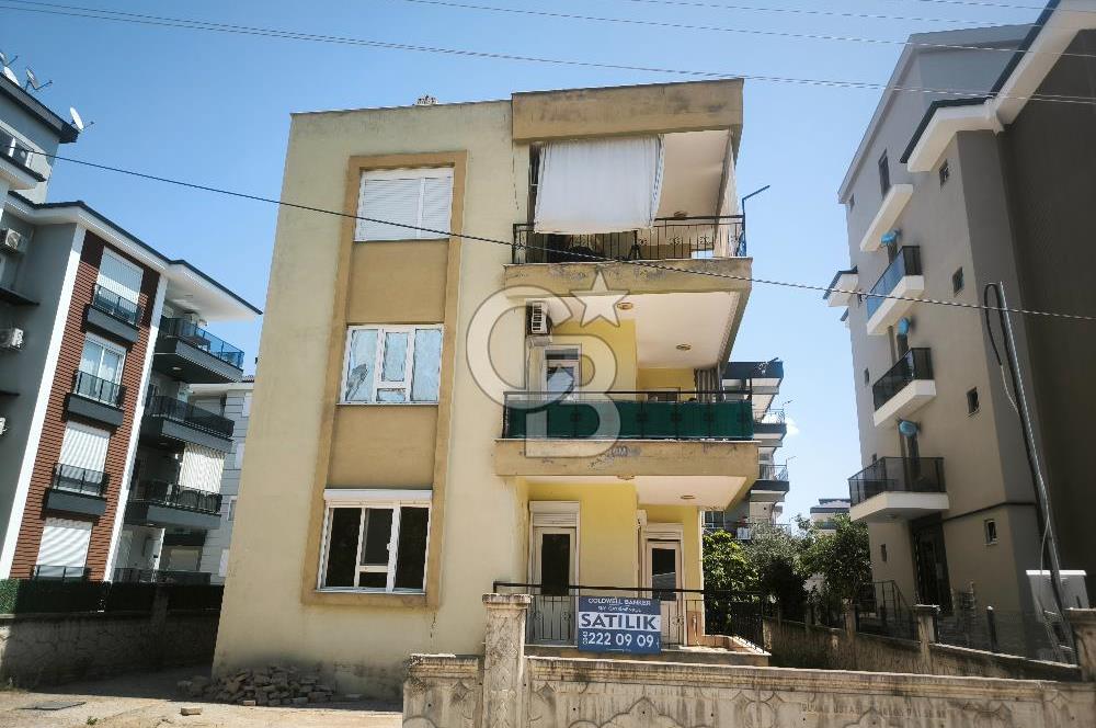 DÖŞEMEALTI MERKEZI LOKASYONDA SATILIK GENÍŞ 3+1 DAİRE 