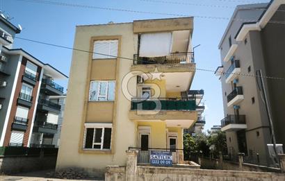 DÖŞEMEALTI MERKEZI LOKASYONDA SATILIK GENÍŞ 3+1 DAİRE 