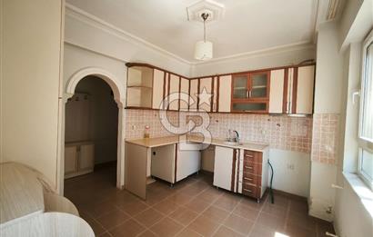 DÖŞEMEALTI MERKEZI LOKASYONDA SATILIK GENÍŞ 3+1 DAİRE 
