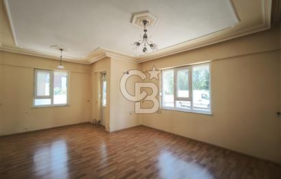 DÖŞEMEALTI MERKEZI LOKASYONDA SATILIK GENÍŞ 3+1 DAİRE 
