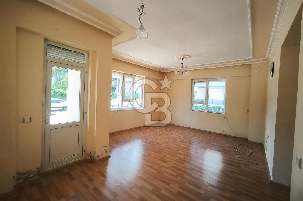 DÖŞEMEALTI MERKEZI LOKASYONDA SATILIK GENÍŞ 3+1 DAİRE 