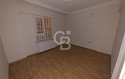 Metroya 10 dk Mesafede Ferah Bahçe Katı Kiralık 2+1 Daire
