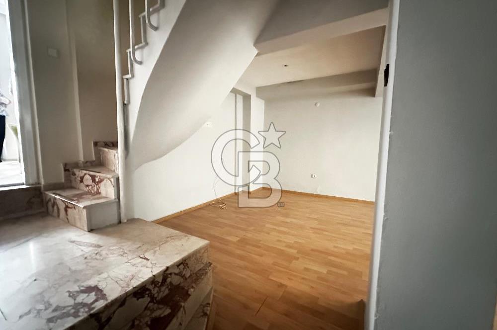 KARŞIYAKA EMNİYET MÜDÜRLÜĞÜ YAKINI 3+2 BAHÇELİ DUBLEKS SATILIK DAİRE 