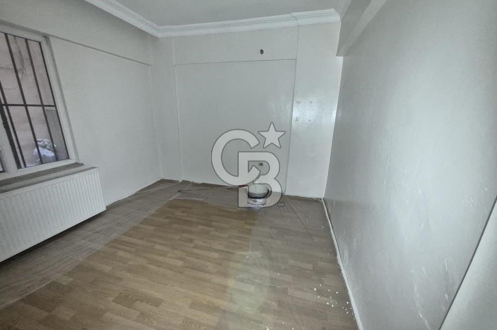 Metroya 10 dk Mesafede Ferah Bahçe Katı Kiralık 2+1 Daire