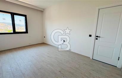 Foça Bağarası Ana Cadde Üzerinde Kiralık 2+1 Daire