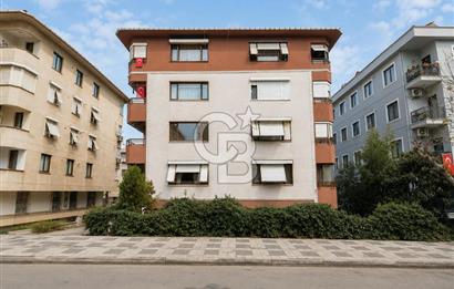 KADIKÖY İKBALİYE'DE ACIBADEM CADDESİ'NE YAKIN 3+1