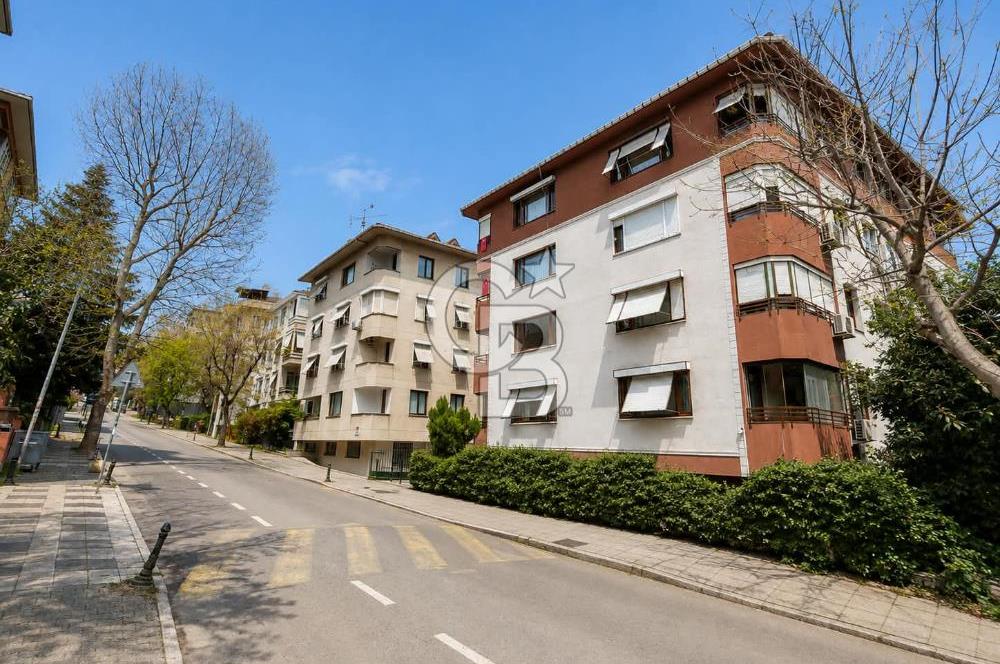 KADIKÖY İKBALİYE'DE ACIBADEM CADDESİ'NE YAKIN 3+1