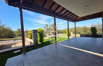 Ayvalık Cunda Adası 4+1 Deniz Manzaralı Satılık Villa 