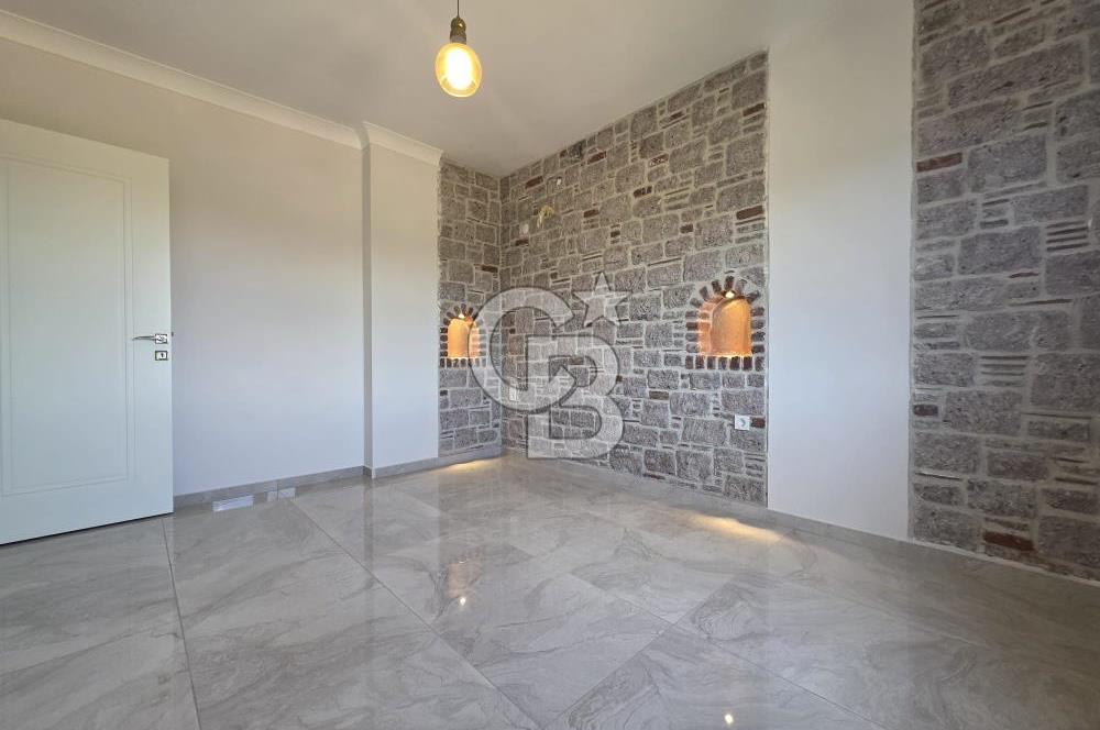 Ayvalık Cunda Adası 4+1 Deniz Manzaralı Satılık Villa 