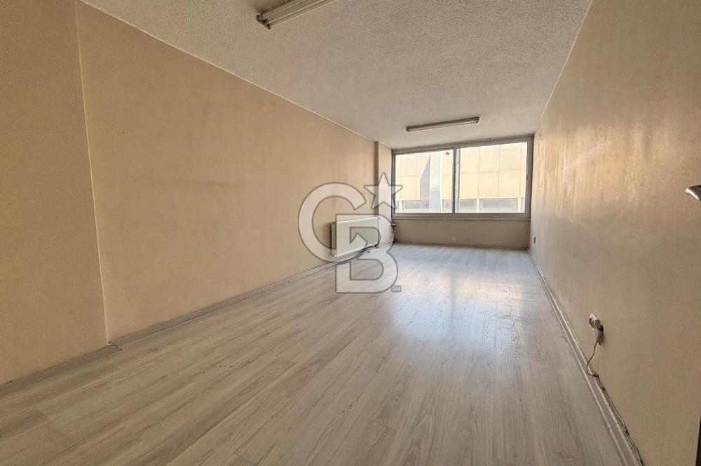 KEMERALTI TİBAŞ İŞ HANI ASANSÖRLÜ 35 m² KİRALIK OFİS-BÜRO