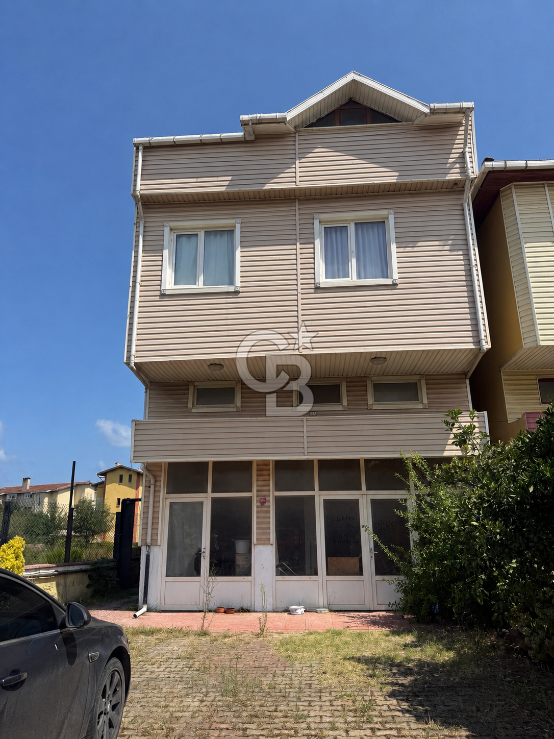Şille’ de Sahilköy Satılık Müstakil Deniz Manzaralı Müştemilatlı
