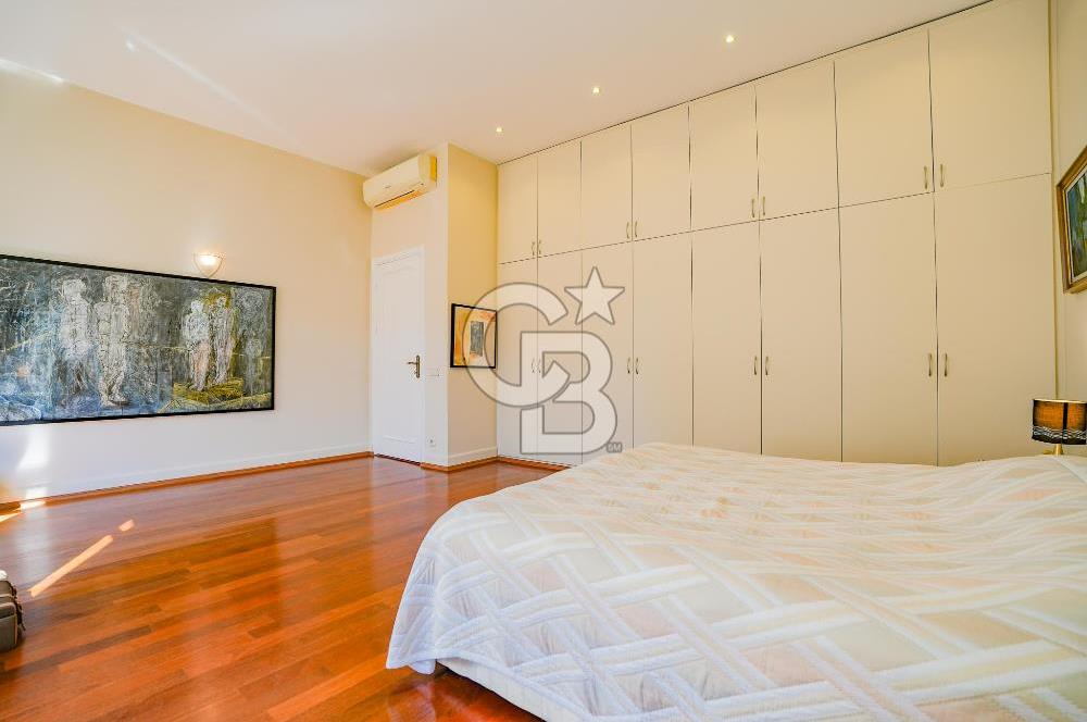 BEYOĞLU GALATA'DA TARİHİ BİNADA BOĞAZ MANZARALI SATILIK 3+1 DAİRE
