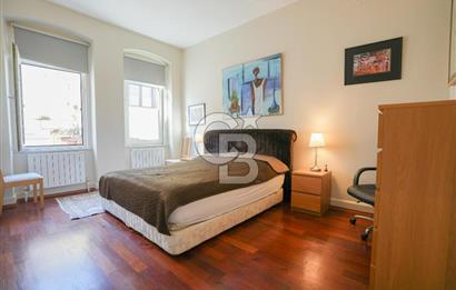 BEYOĞLU GALATA'DA TARİHİ BİNADA BOĞAZ MANZARALI SATILIK 3+1 DAİRE