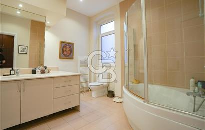 BEYOĞLU GALATA'DA TARİHİ BİNADA BOĞAZ MANZARALI SATILIK 3+1 DAİRE