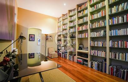 BEYOĞLU GALATA'DA TARİHİ BİNADA BOĞAZ MANZARALI SATILIK 3+1 DAİRE