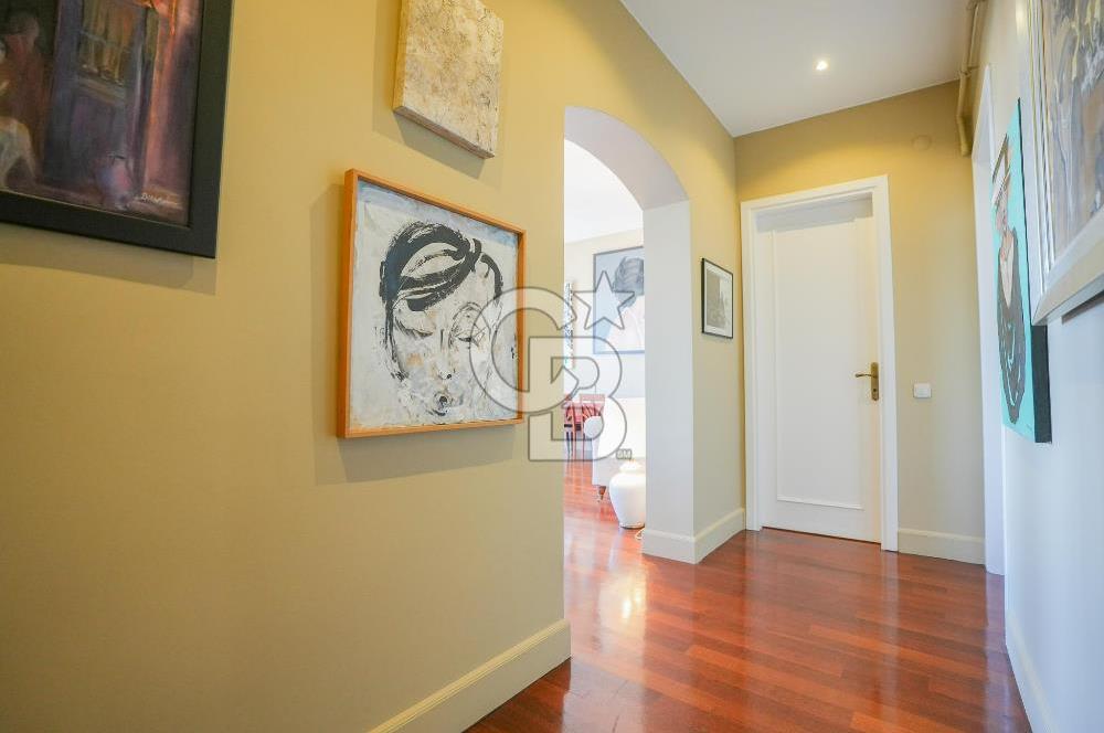 BEYOĞLU GALATA'DA TARİHİ BİNADA BOĞAZ MANZARALI SATILIK 3+1 DAİRE