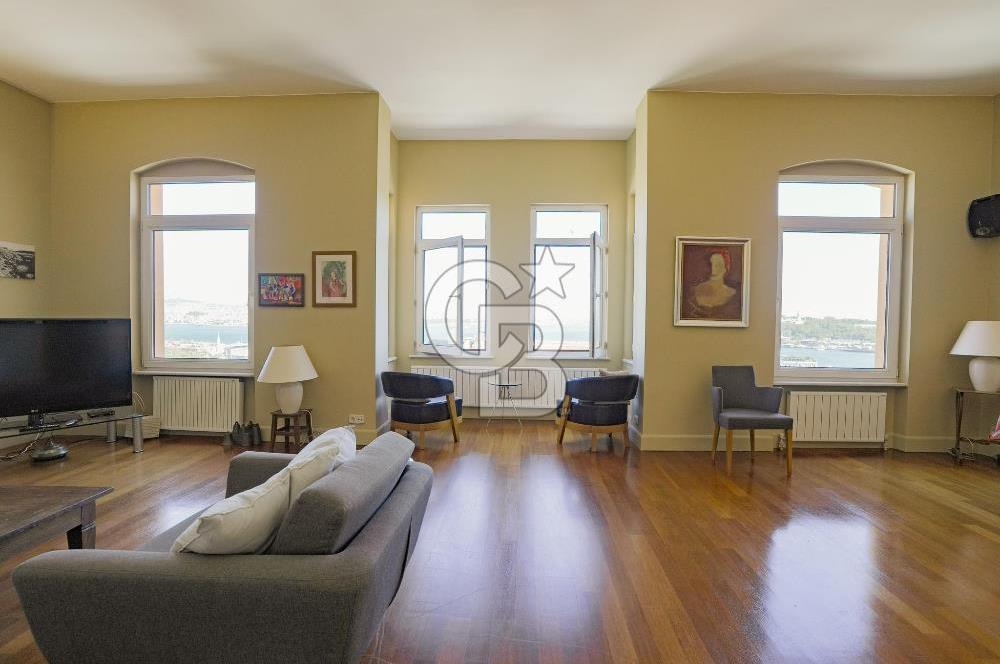 BEYOĞLU GALATA'DA TARİHİ BİNADA BOĞAZ MANZARALI SATILIK 3+1 DAİRE