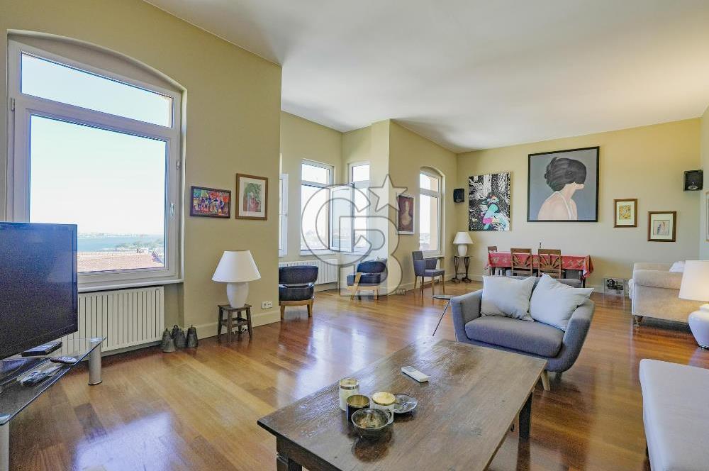 BEYOĞLU GALATA'DA TARİHİ BİNADA BOĞAZ MANZARALI SATILIK 3+1 DAİRE
