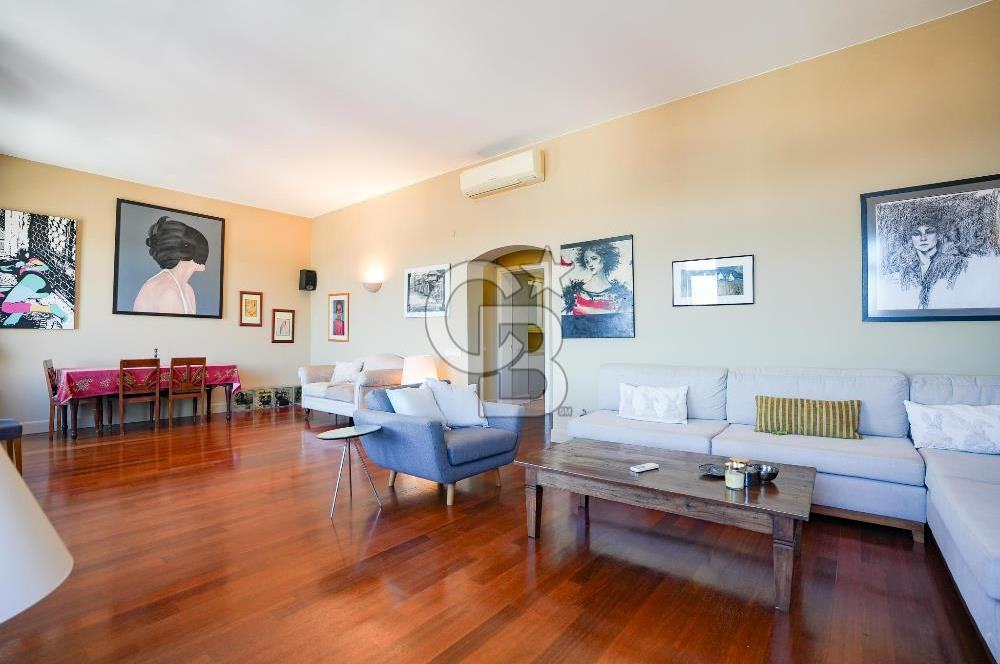 BEYOĞLU GALATA'DA TARİHİ BİNADA BOĞAZ MANZARALI SATILIK 3+1 DAİRE