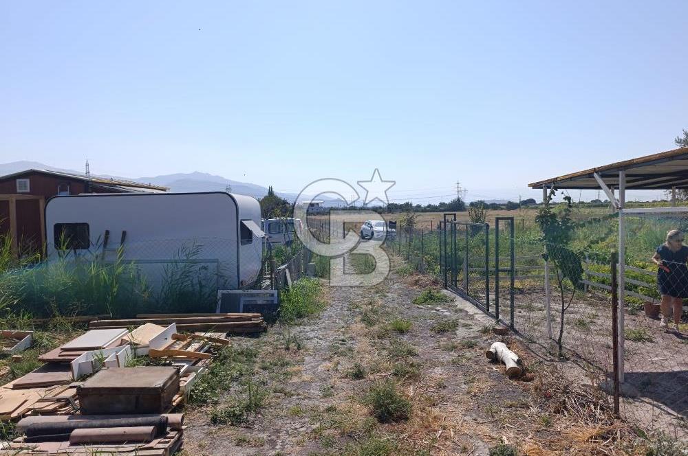 ALİAĞA BARBAROS'TA EVİ VE HOBİ BAHÇESİ BULUNAN SATILIK TARLA 