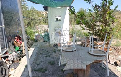 ALİAĞA BARBAROS'TA EVİ VE HOBİ BAHÇESİ BULUNAN SATILIK TARLA 