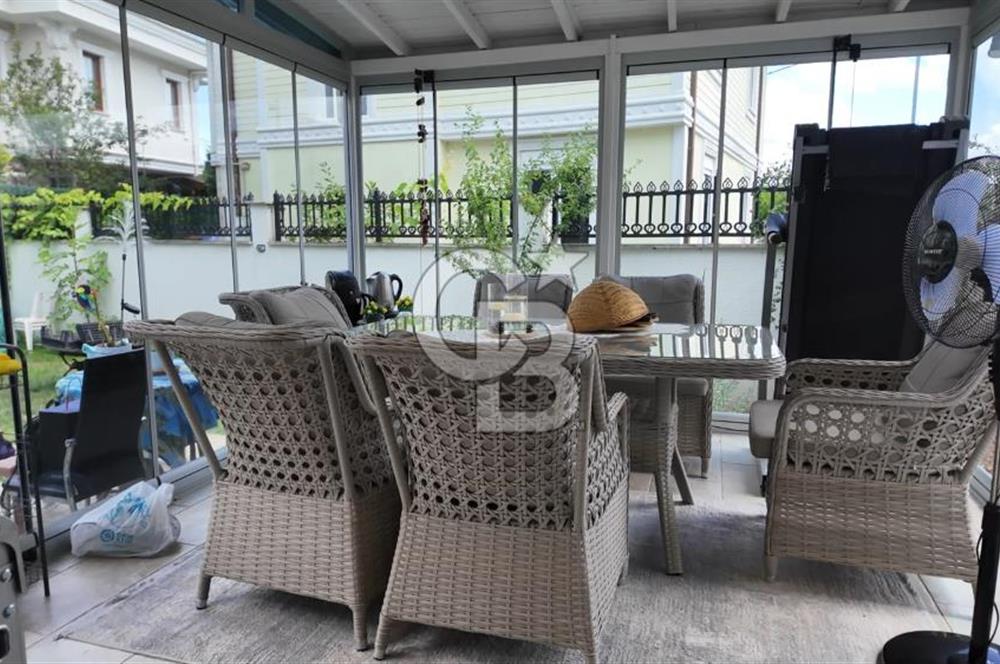 Kumbaba'da Ana Caddeye Yakın Masrafsız Triplex Satılık Villa