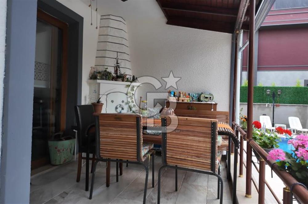 Kumbaba'da Ana Caddeye Yakın Masrafsız Triplex Satılık Villa