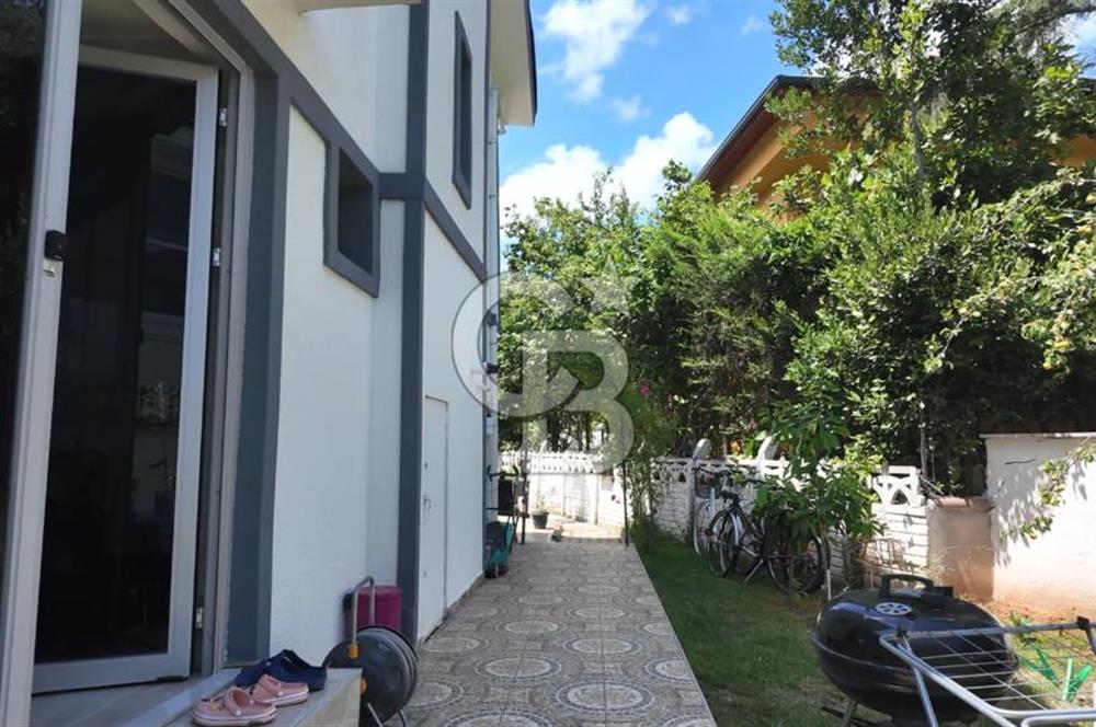 Kumbaba'da Ana Caddeye Yakın Masrafsız Triplex Satılık Villa