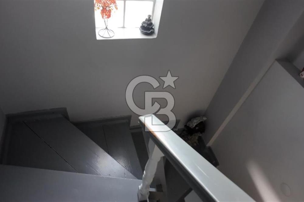 Kumbaba'da Ana Caddeye Yakın Masrafsız Triplex Satılık Villa