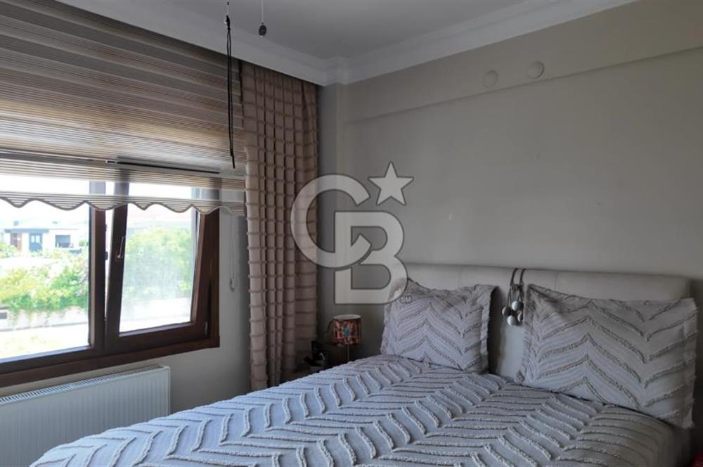 Kumbaba'da Ana Caddeye Yakın Masrafsız Triplex Satılık Villa