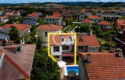Kumbaba'da Ana Caddeye Yakın Masrafsız Triplex Satılık Villa