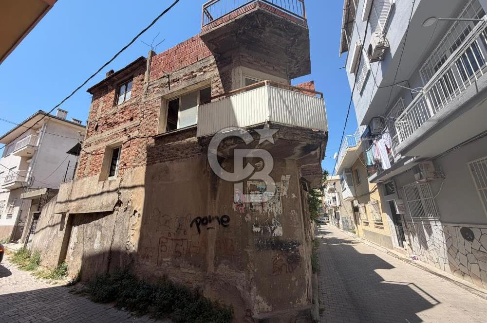 BORNOVA ALTINDAĞ'DA SATILIK 2 KAT İMARLI MÜSTAKİL EV