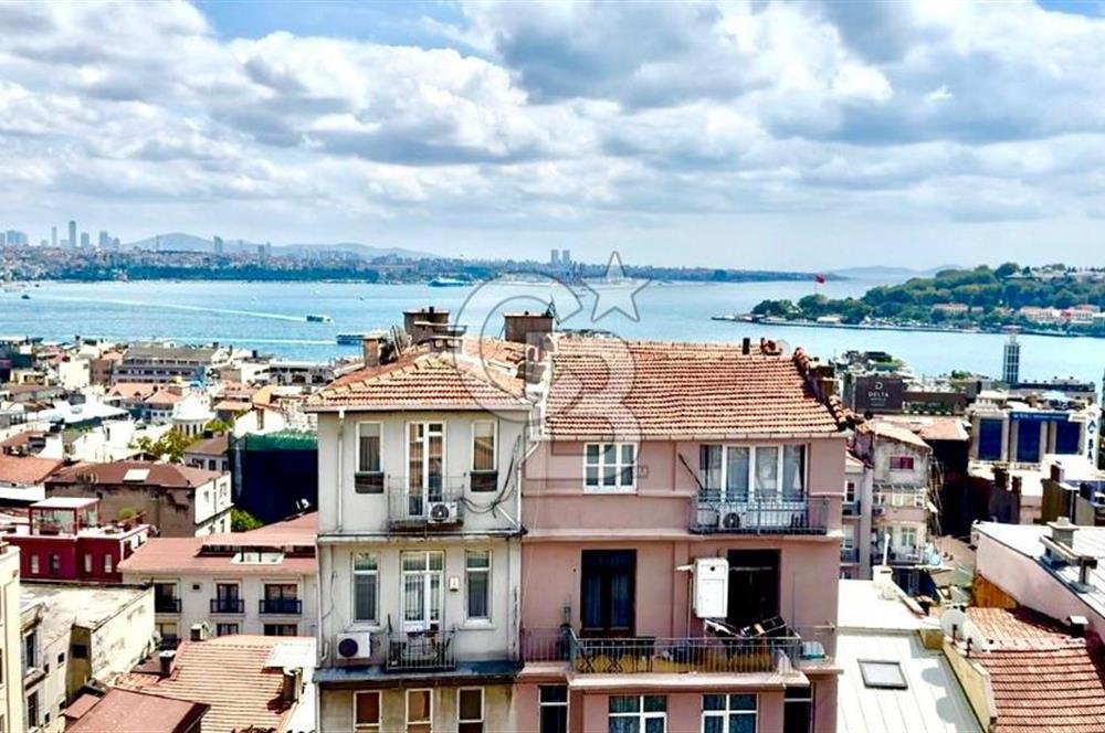 BEYOĞLU GALATA'DA TARİHİ BİNADA BOĞAZ MANZARALI SATILIK 3+1 DAİRE