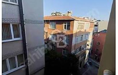 ÜSKÜDAR MERKEZ de SATILIK 3+1 SAHİLE YAKIN GENİŞ ARA KAT