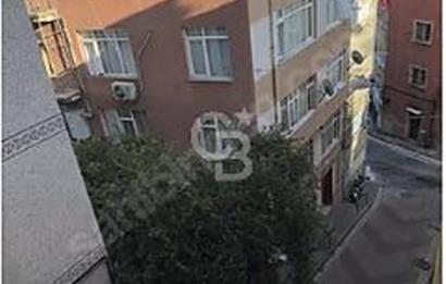 ÜSKÜDAR MERKEZ de SATILIK 3+1 SAHİLE YAKIN GENİŞ ARA KAT