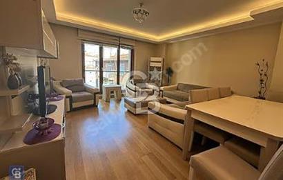 ÜSKÜDAR MERKEZ de SATILIK 3+1 SAHİLE YAKIN GENİŞ ARA KAT
